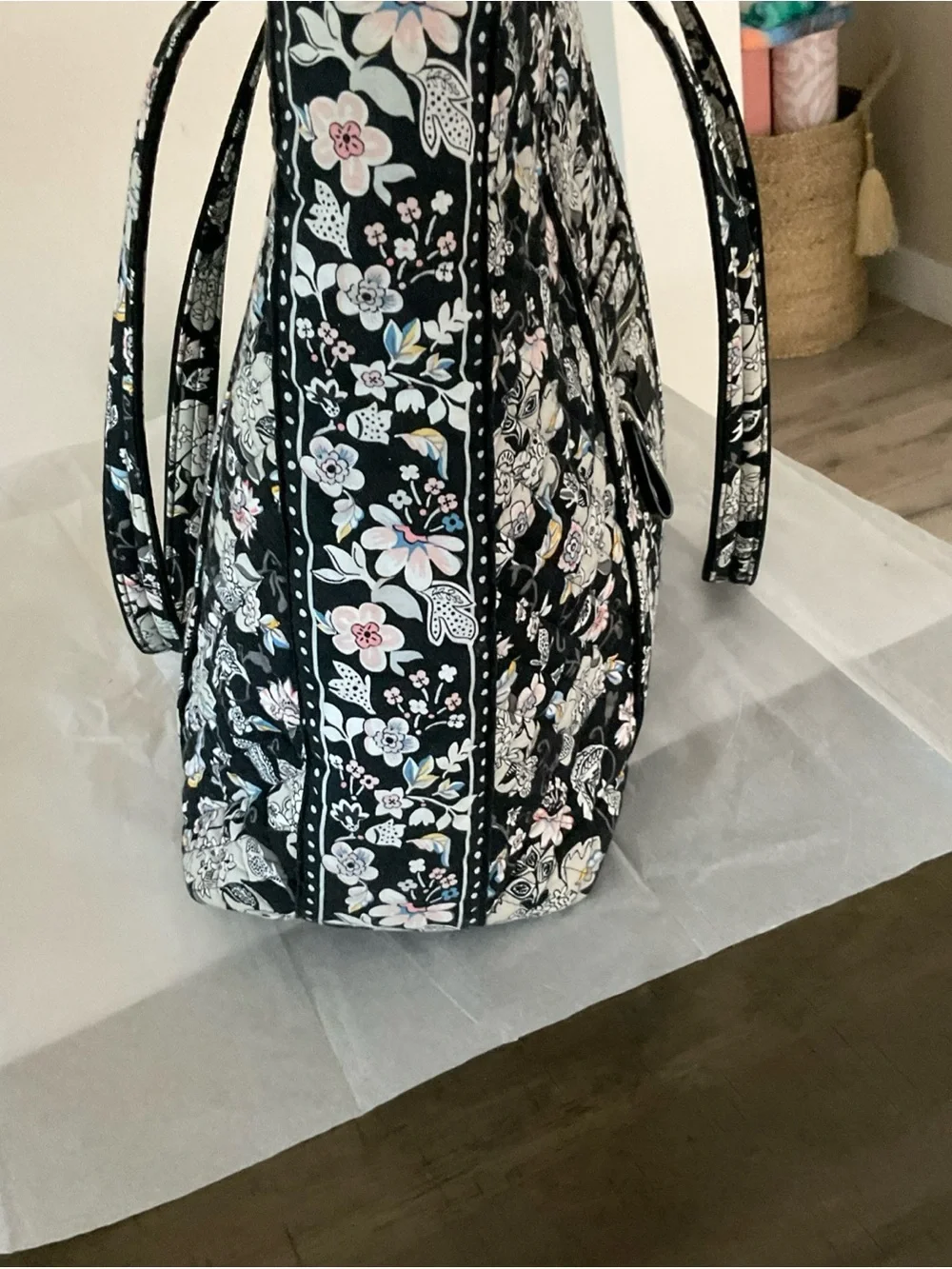 Vera Bradley Blk/White Bedford Blooms Large Tote Bag